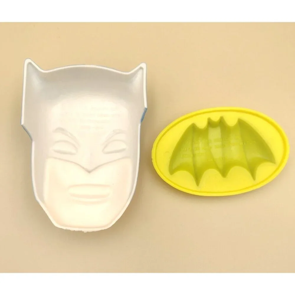 Vintage 1977 Batman & Bat-Symbol Plastic Cake Toppers By Wilton Birthday Party